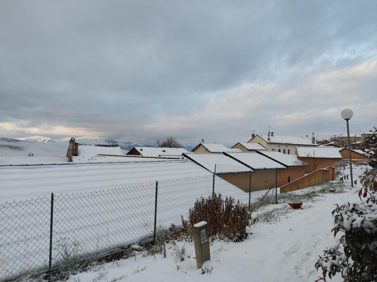 Les Fontanilles Odeillo Chalet 60 Wifi & Parking Gratuit Expose Plein Sud & Plein Pied , Draps & Serviettes De Toilettes Non Inclus, Sabanas Y Toallas No Incluidos Екстер'єр фото